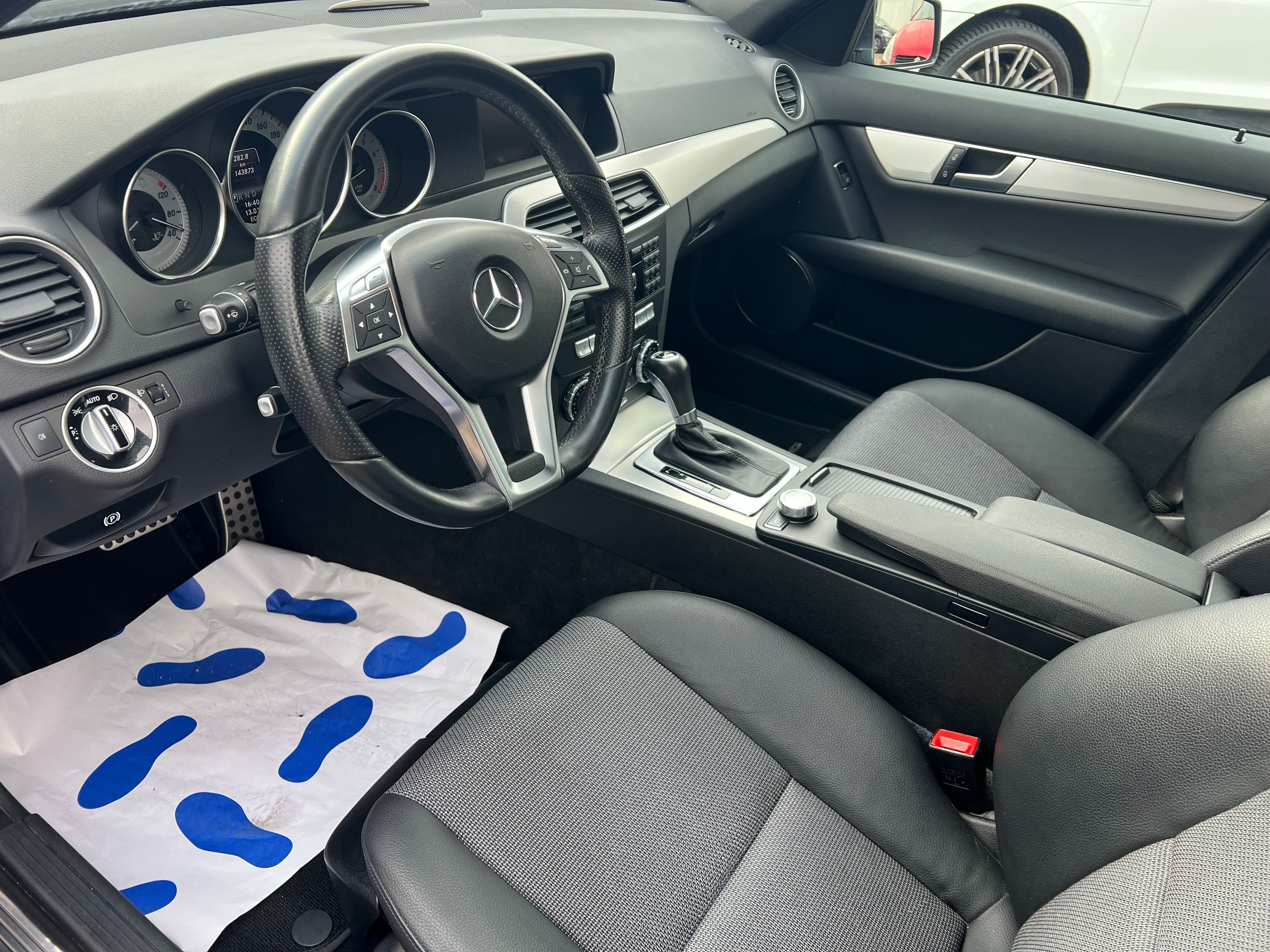 MERCEDES-BENZ C 180 *AMG Line *2. Hd *Automatik Bild 10