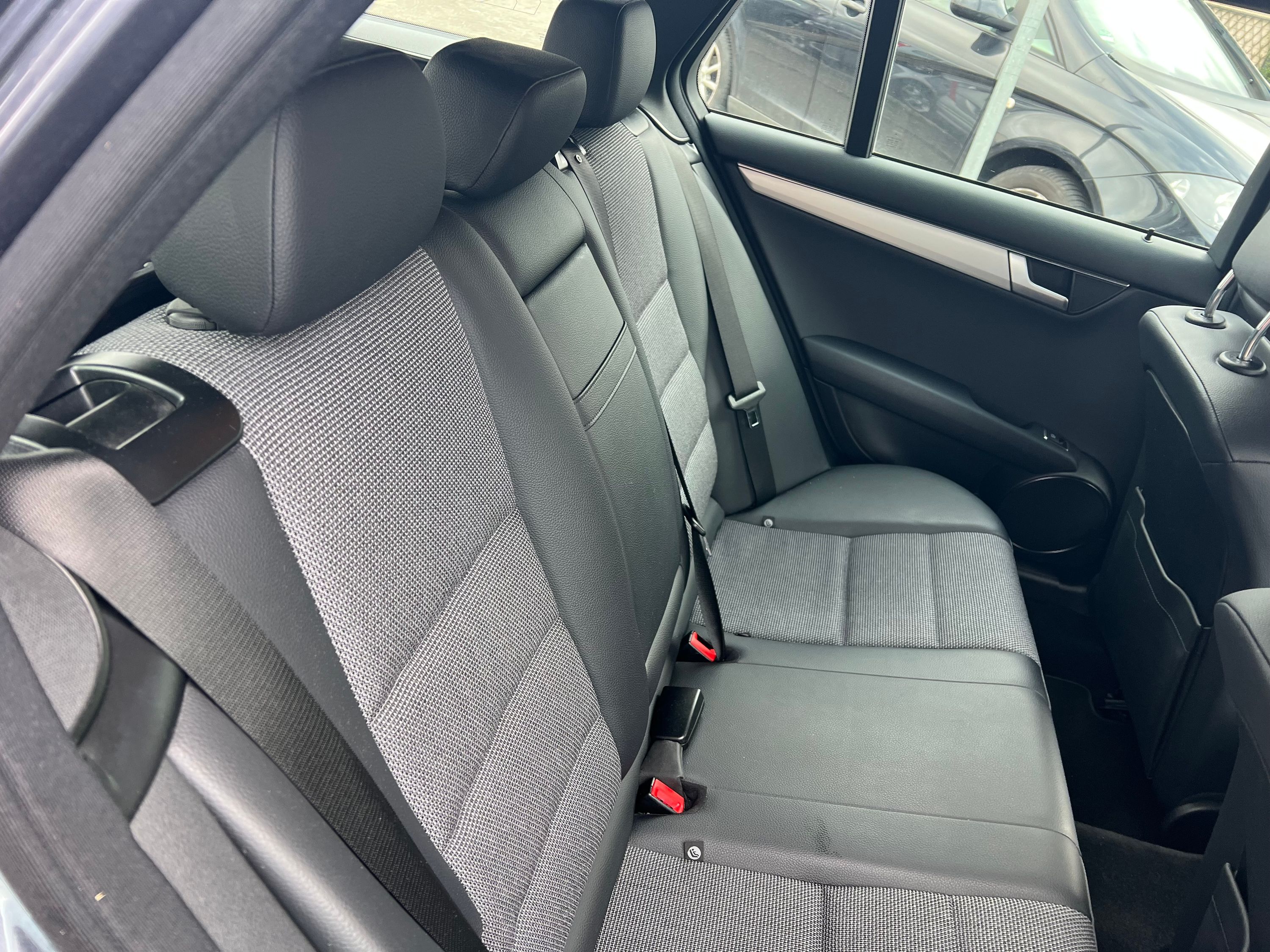 MERCEDES-BENZ C 180 *AMG Line *2. Hd *Automatik Bild 12