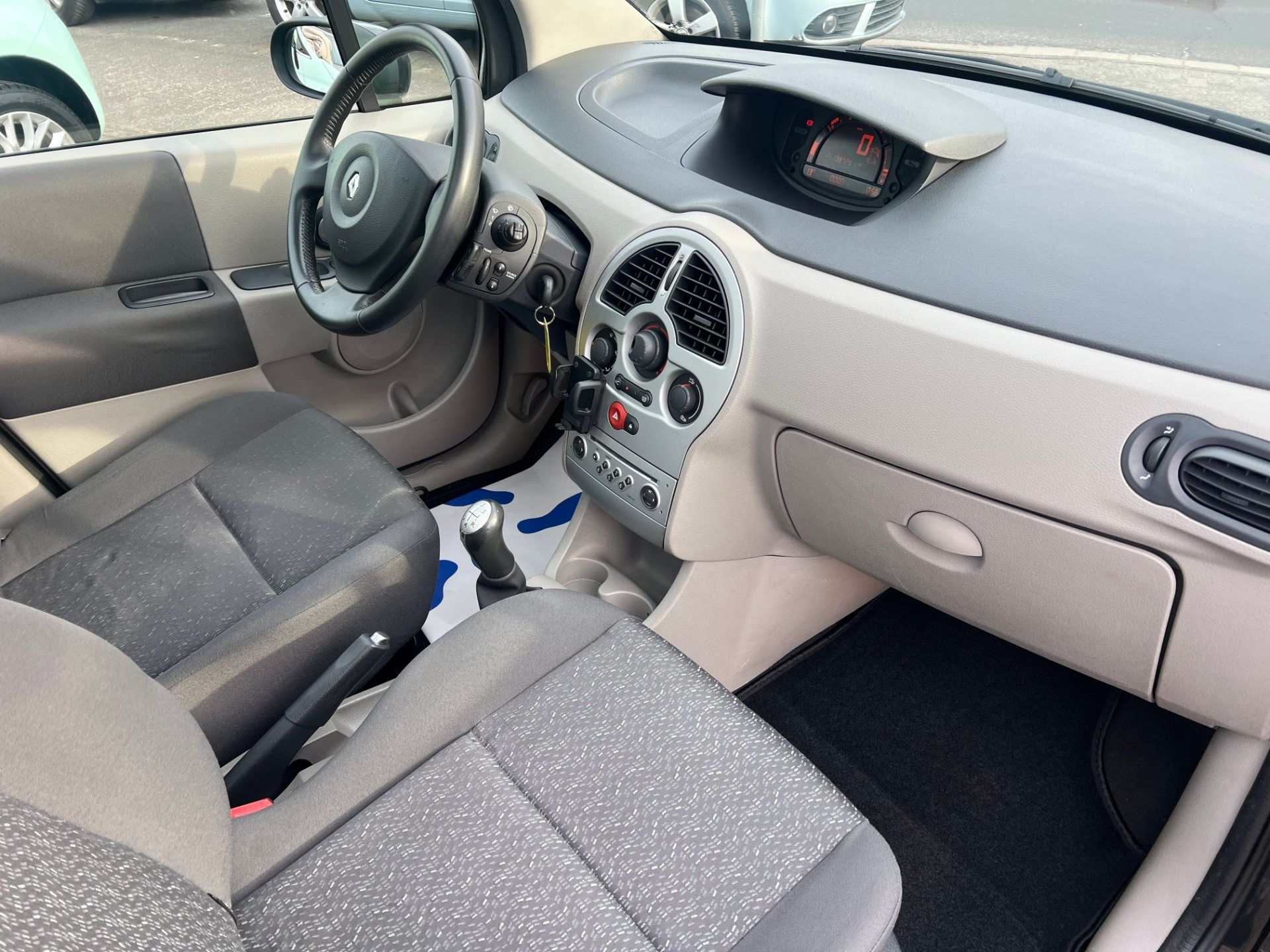 RENAULT Modus Bild 7