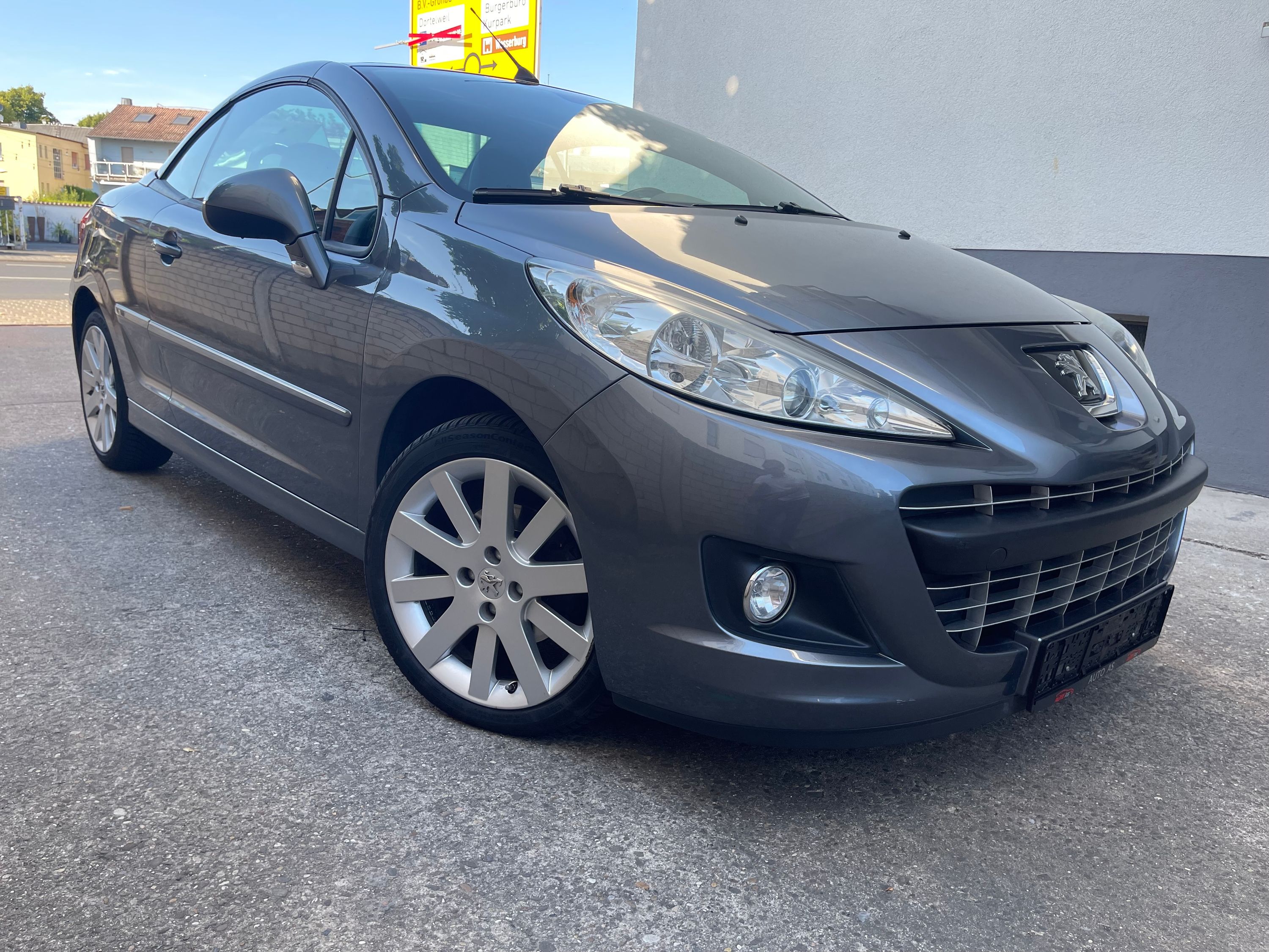 PEUGEOT 207 Bild 6