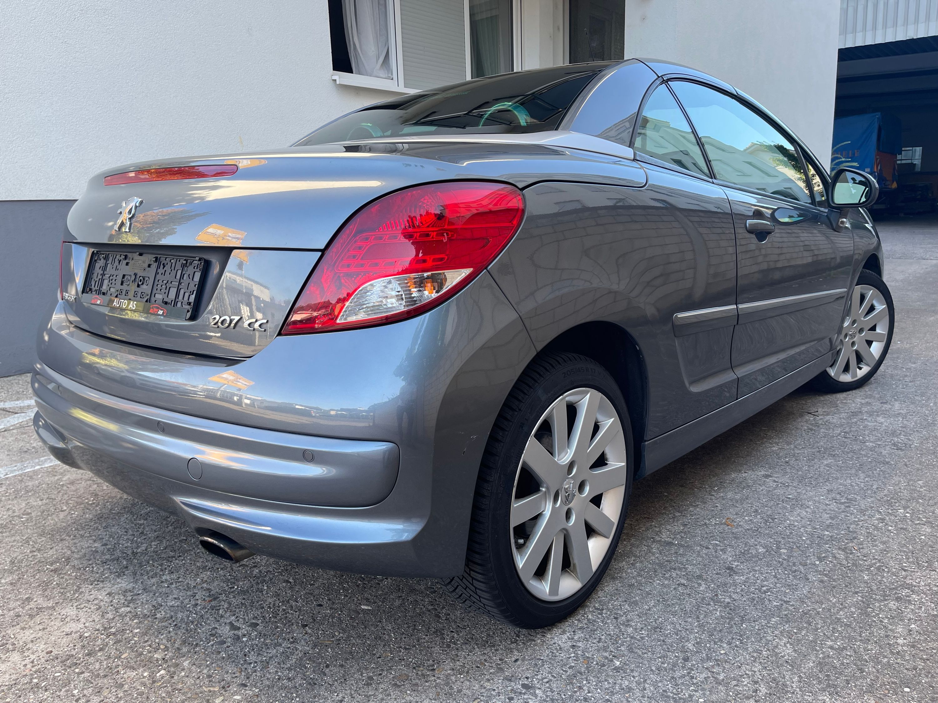 PEUGEOT 207 Bild 9