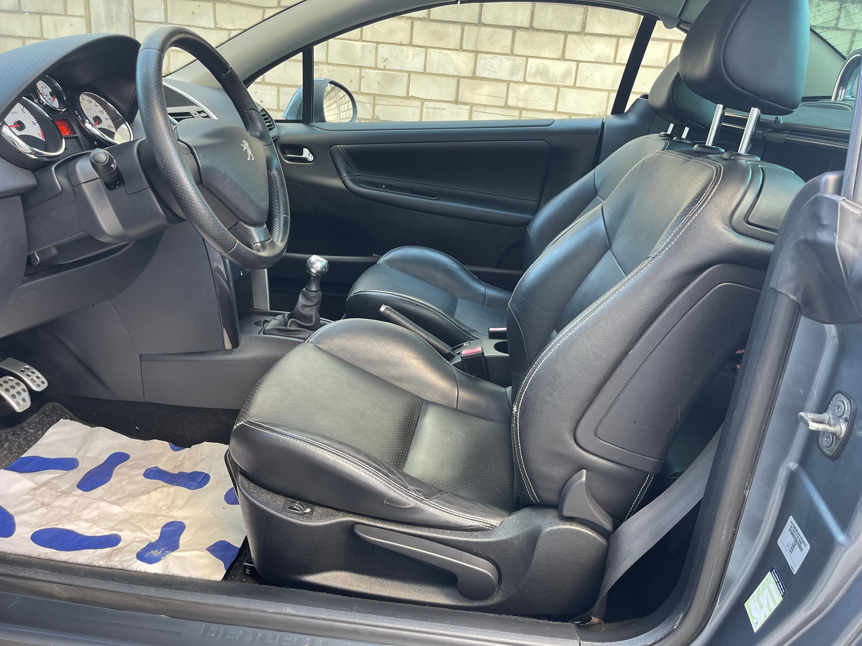 PEUGEOT 207 Bild 12